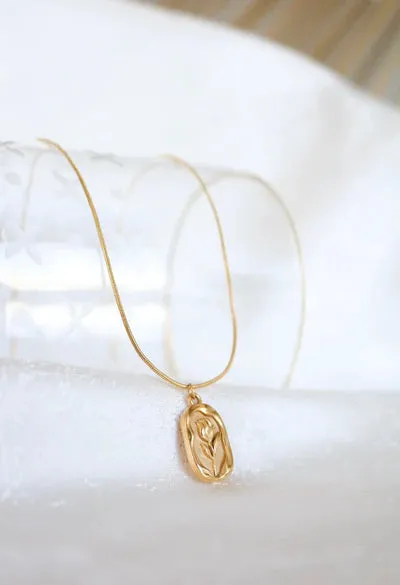 The Rosa Necklace